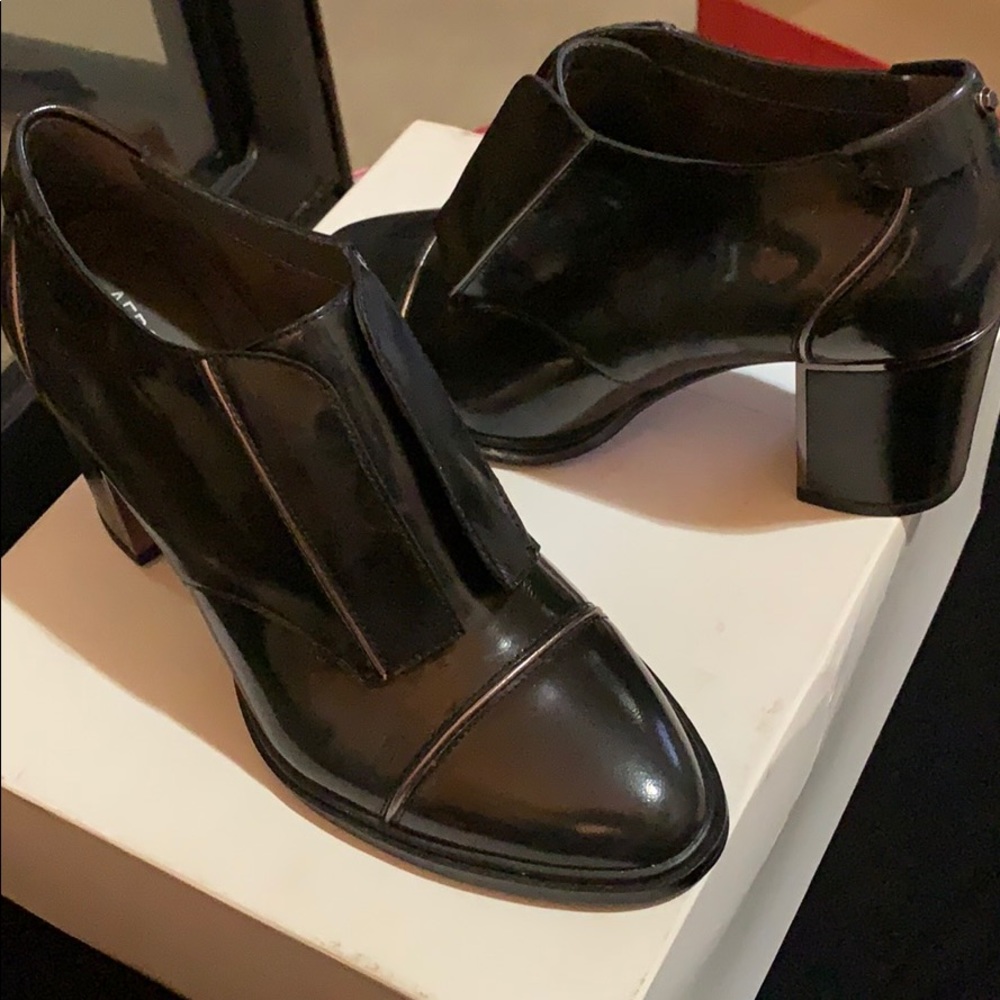 Aerosoles black chunky heel